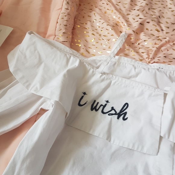 Off the sholder top + free item - Picture 2 of 3